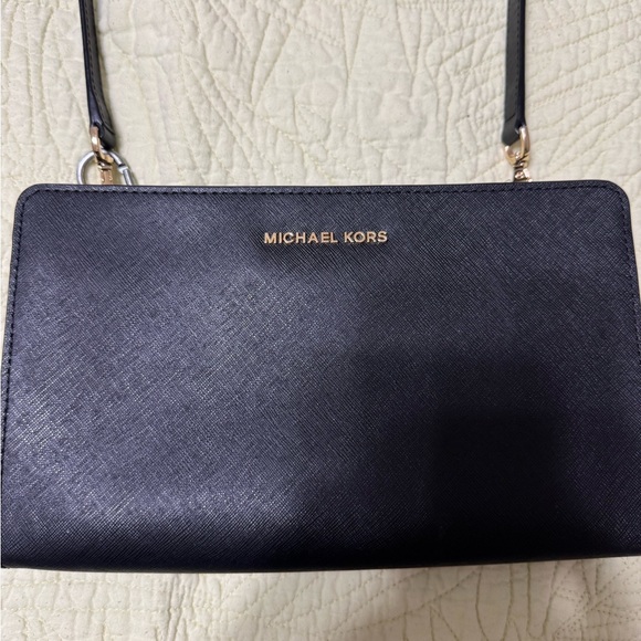 MICHAEL Michael Kors Jet Set Travel LG crossbody/clutch Black - Picture 1 of 12